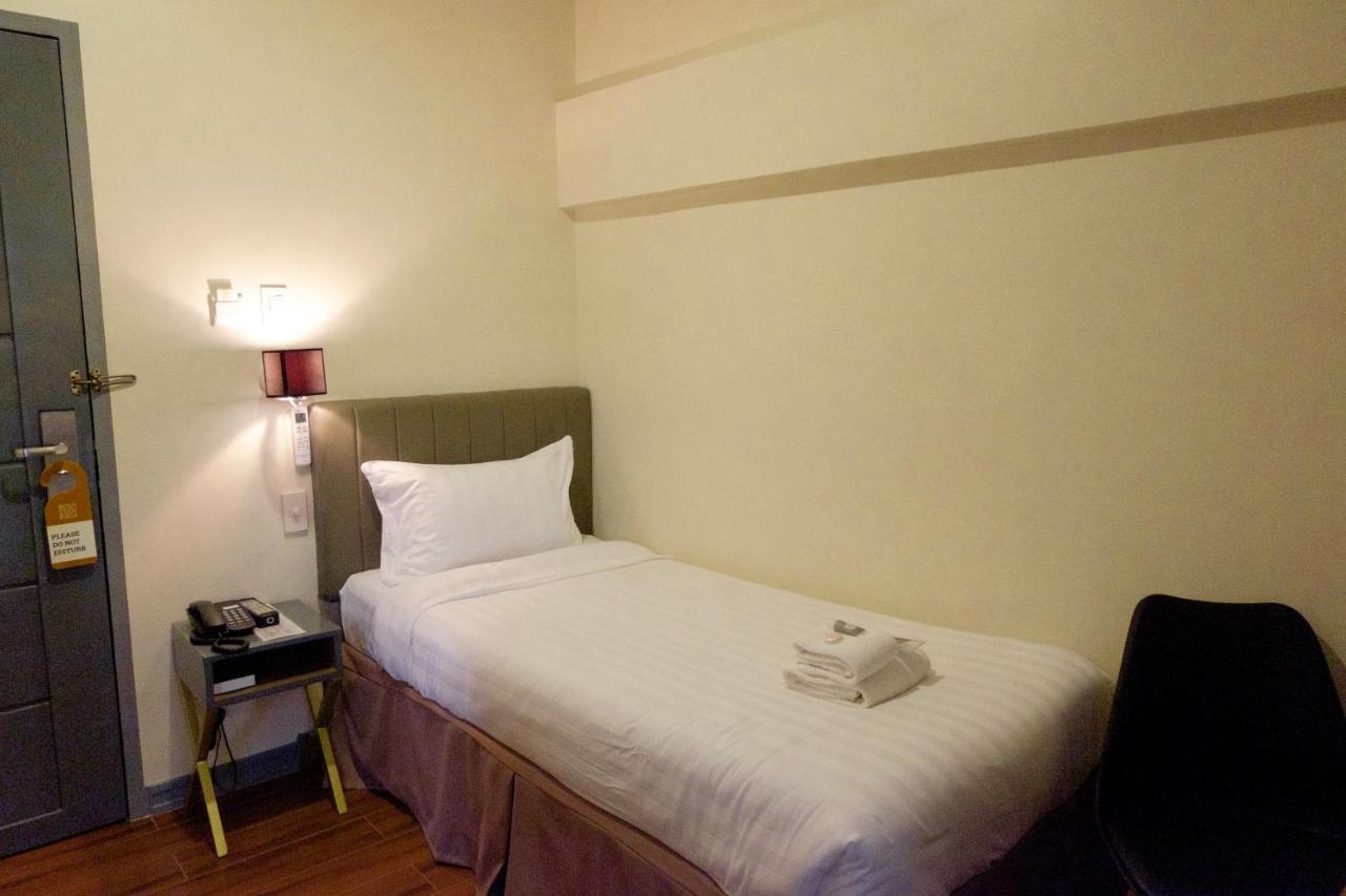 Crevice Hotel Davao Zewnętrze zdjęcie